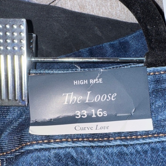 Abercrombie and Fitch- jeans- the loose high rise- size 33/16s - Picture 5 of 6